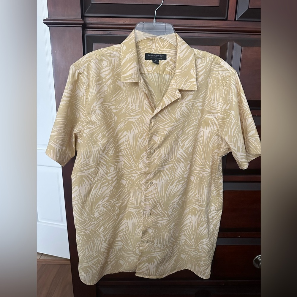 Banana Republic Mens Med 100% Cotton Tan/White Tropic Print Short Sleeve Shirt